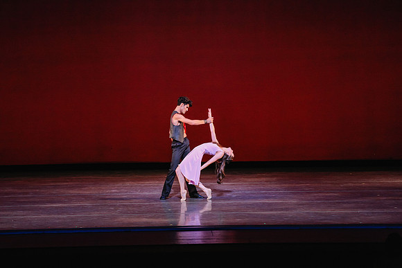 20170112_Carousel_Pas_de_Deux_Wide_DR_MCB_Arsht_9C7C3746