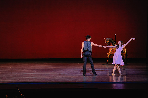 20170112_Carousel_Pas_de_Deux_Wide_DR_MCB_Arsht_9C7C3884