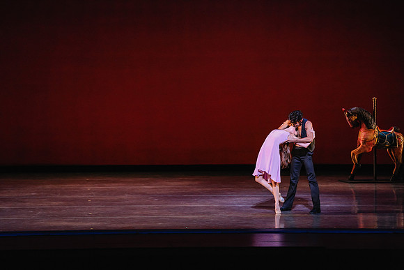 20170112_Carousel_Pas_de_Deux_Wide_DR_MCB_Arsht_9C7C3891