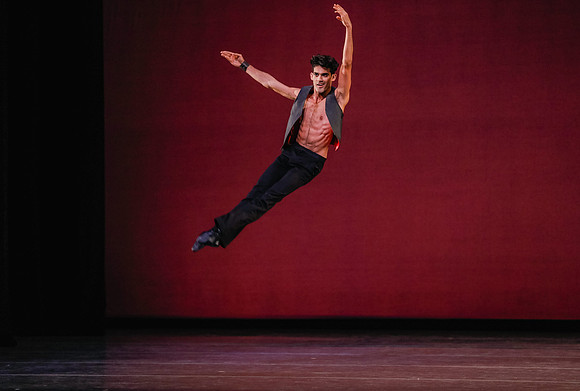 20170112_Carousel Pas de Deux_DR_MCB_Arsht_73A4832