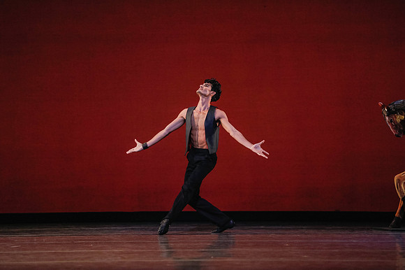 20170112_Carousel Pas de Deux_DR_MCB_Arsht_73A4871