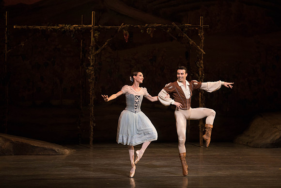 20161022_MCB_Giselle_Act1_2Cast_Tricia_Arsht_Arsht_73A5916