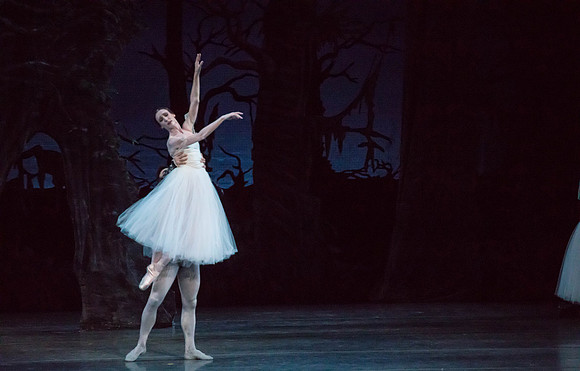 20161022_MCB_Giselle_Act2_2Cast_Tricia_Arsht_73A0126