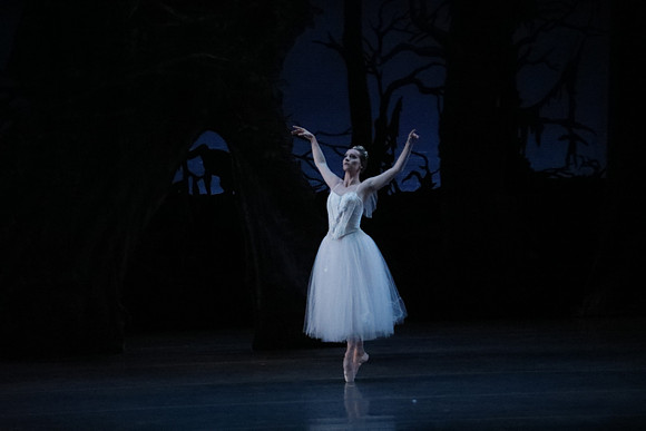20161023_MCB_Giselle_Act2_3Cast_Jennifer_Laurent_Arsht__73A5012