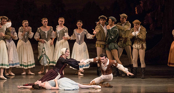 20161022_MCB_Giselle_Act1_2Cast_Tricia_Arsht_73A9382