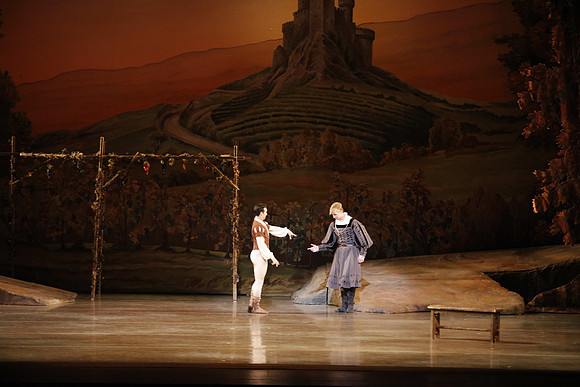 20161020_MCB_Giselle_Act1_2Cast_DR_No Makeup_Arsht_75A0115