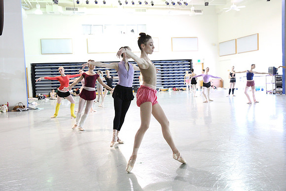20150312_MCB_Raymonda_Variations_Studio_Arnold_9C7C6334