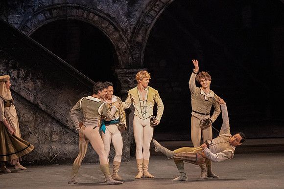 20221023_Romeo_And_Juliet_3Cast__DSC4484