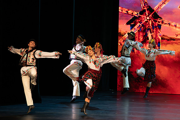 20241026_-Bukovynian Folk dance__DSC1321-Enhanced-NR