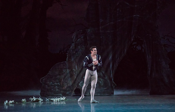 20161022_MCB_Giselle_Act2_2Cast_Tricia_Arsht_73A0902