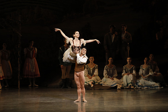 20161023_MCB_Giselle_Act1_3Cast_Jennifer_Laurent_Arsht__73A3055
