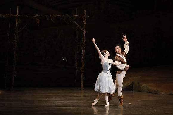 20161023_MCB_Giselle_Act1_3Cast_Jennifer_Laurent_Arsht__73A1672