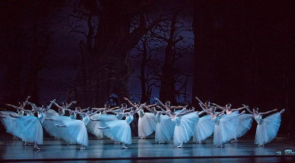 20161022_MCB_Giselle_Act2_2Cast_Tricia_Arsht_73A0493