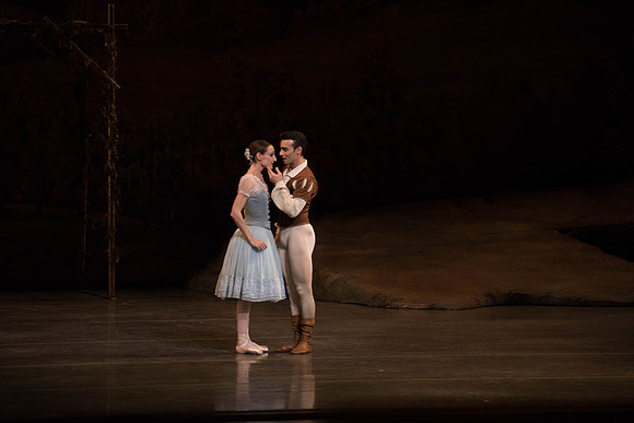 20161022_MCB_Giselle_Act1_2Cast_Tricia_Arsht_Arsht_73A5843