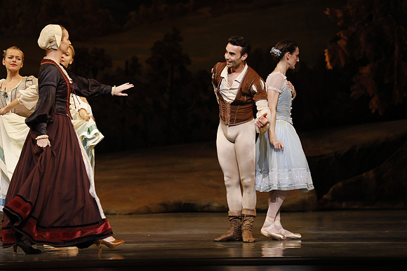 20161020_MCB_Giselle_2Cast_Act1_no Makeup_DRDA_Arsht_73A0107