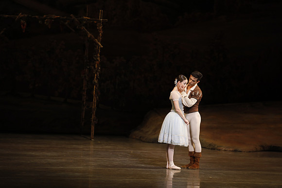 20161023_MCB_Giselle_Act1_3Cast_Jennifer_Laurent_Arsht__73A1620