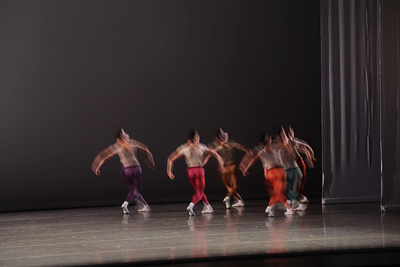 20170113_Glass_Motion_Blur_Samantha_PR_9C7C2258