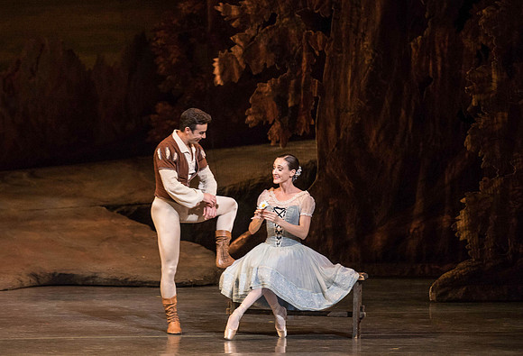 20161022_MCB_Giselle_Act1_2Cast_Tricia_Arsht_Arsht_73A5870