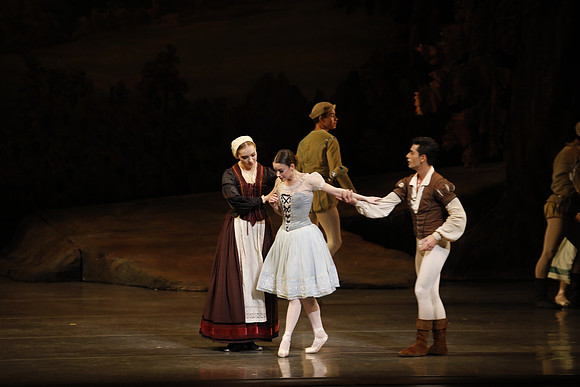 20161023_MCB_Giselle_Act1_3Cast_Jennifer_Laurent_Arsht__73A2453
