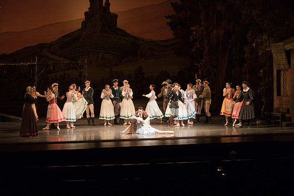 20161022_MCB_Giselle_Act1_2Cast_Tricia_Arsht_73A9329