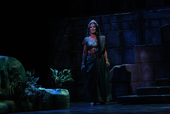 20150226_The_Pearl_Fisher_Act_39C7C1767