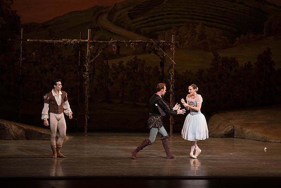 20161022_MCB_Giselle_Act1_2Cast_Tricia_Arsht_Arsht_73A6011