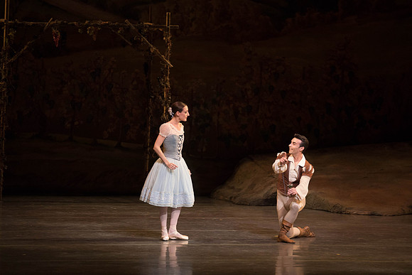 20161022_MCB_Giselle_Act1_2Cast_Tricia_Arsht_Arsht_73A5896