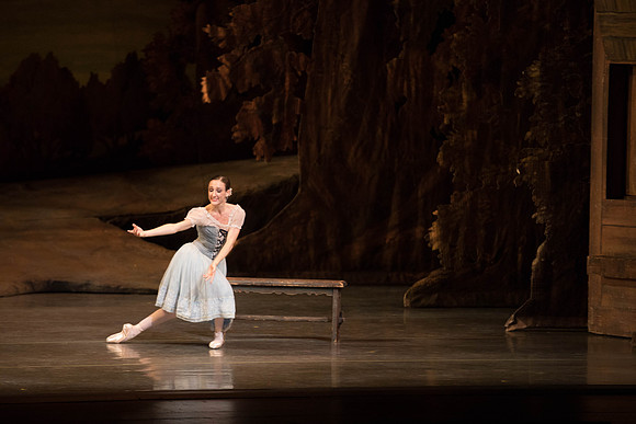 20161022_MCB_Giselle_Act1_2Cast_Tricia_Arsht_Arsht_73A5745