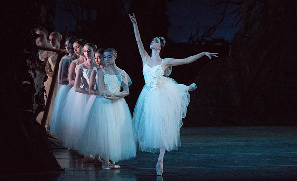 20161022_MCB_Giselle_Act2_2Cast_Tricia_Arsht_73A0442