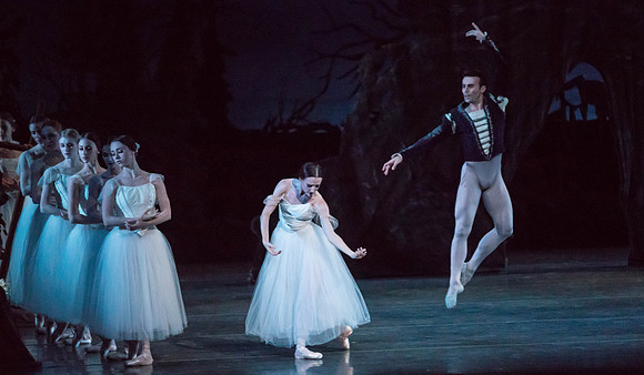 20161022_MCB_Giselle_Act2_2Cast_Tricia_Arsht_73A0090