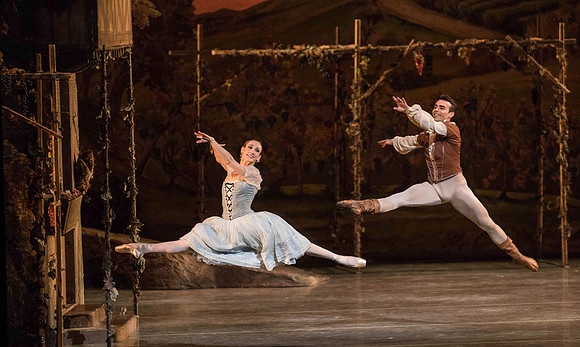 20161022_MCB_Giselle_Act1_2Cast_Tricia_Arsht_Arsht_73A5967