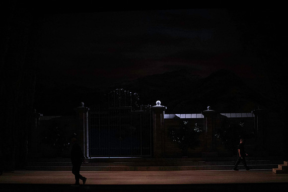 20240418_Swan_Lake_Back Stage_DSC2495.ARW