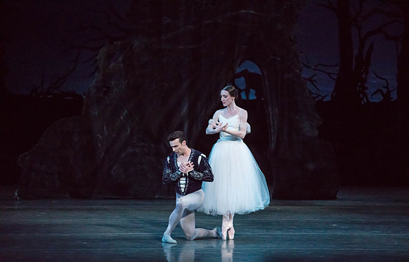 20161022_MCB_Giselle_Act2_2Cast_Tricia_Arsht_73A0025