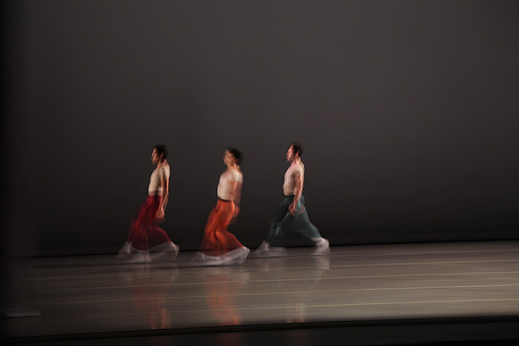 20170113_Glass_Motion_Blur_Samantha_PR_9C7C2235
