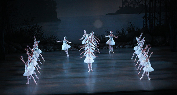 20151114_Swan_Lake_George_Balanchine_Kravis_IMG_6651