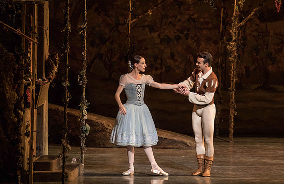 20161022_MCB_Giselle_Act1_2Cast_Tricia_Arsht_Arsht_73A5776