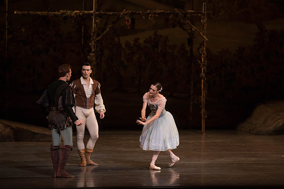 20161022_MCB_Giselle_Act1_2Cast_Tricia_Arsht_Arsht_73A6021