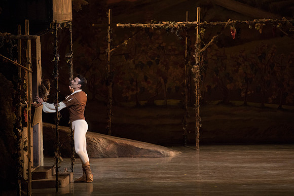 20161022_MCB_Giselle_Act1_2Cast_Tricia_Arsht_Arsht_73A5628