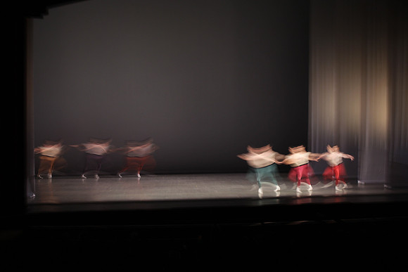 20170113_Glass_Motion_Blur_Samantha_PR_9C7C2300
