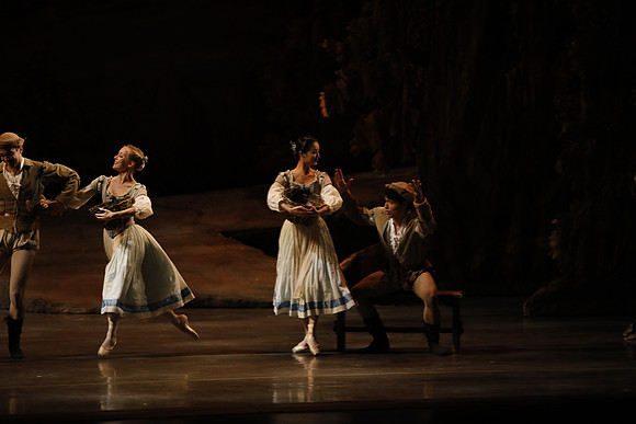 20161023_MCB_Giselle_Act1_3Cast_Jennifer_Laurent_Arsht__73A1366