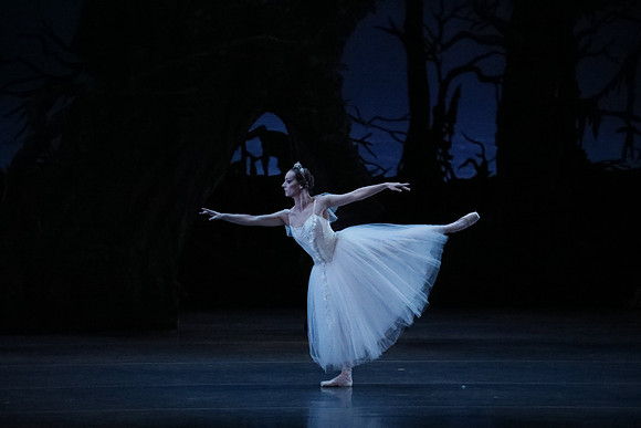 20161023_MCB_Giselle_Act2_3Cast_Jennifer_Laurent_Arsht__73A4959