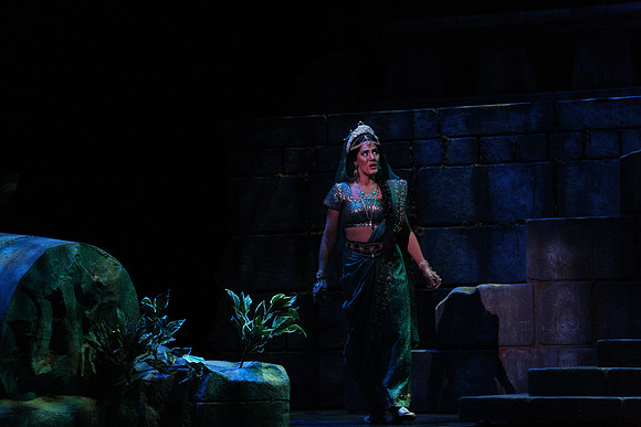 20150226_The_Pearl_Fisher_Act_39C7C1768