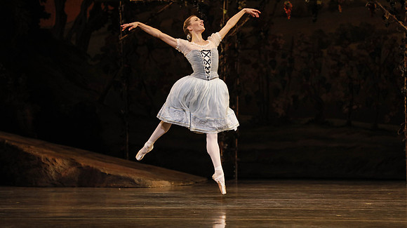 20161020_MCB_Giselle_Act1_DRDA_Arsht_73A3466
