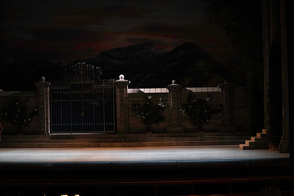 20240418_Swan_Lake_Back Stage_DSC2522.ARW
