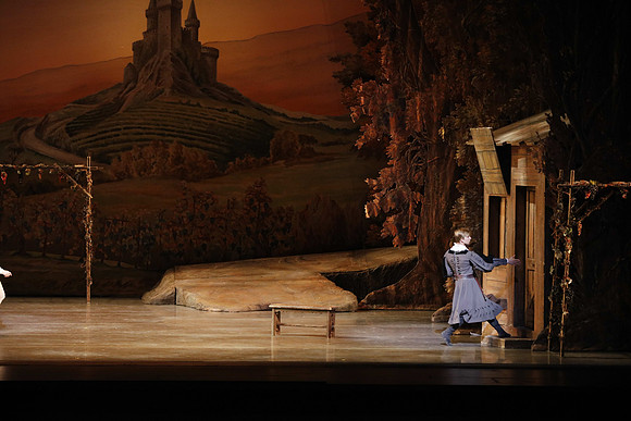 20161020_MCB_Giselle_Act1_2Cast_DR_No Makeup_Arsht_75A0078