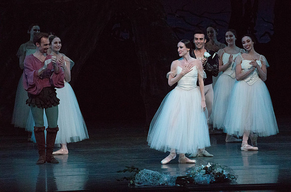 20161022_MCB_Giselle_Act2_2Cast_Tricia_Arsht_73A1216