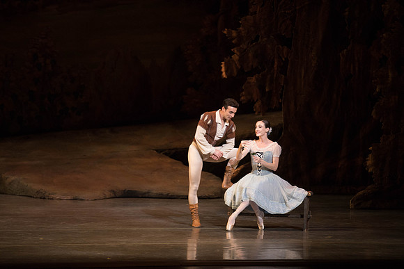 20161022_MCB_Giselle_Act1_2Cast_Tricia_Arsht_Arsht_73A5873