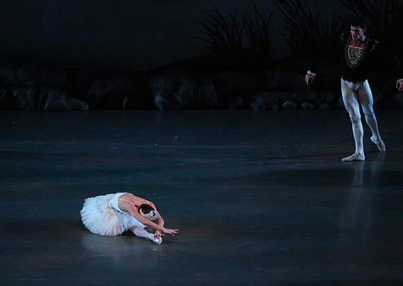 20151114_Swan_Lake_George_Balanchine_Kravis_IMG_6790