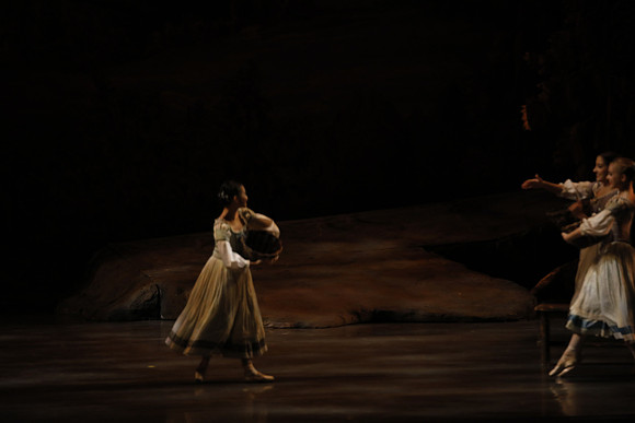 20161023_MCB_Giselle_Act1_3Cast_Jennifer_Laurent_Arsht__73A1354