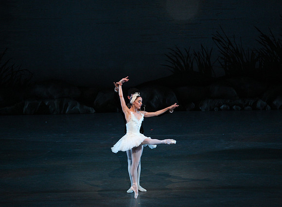 20151114_Swan_Lake_George_Balanchine_Kravis_IMG_6800